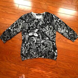 ALLISON BRITTANY: BLACK AND WHITE PAISLEY BUTTON FRONT SWEATER SIZE M